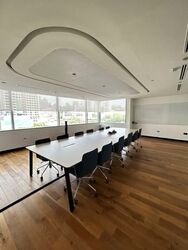 UE Square (D9), Office #558228251